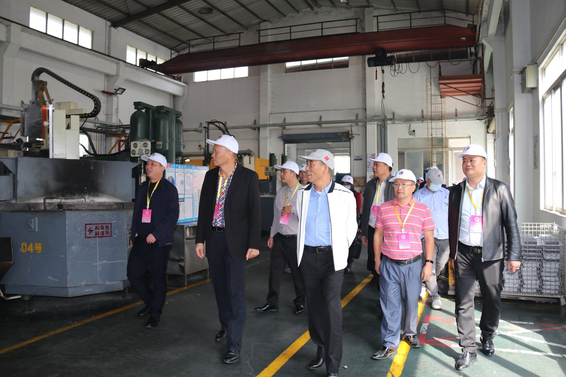 人大代表到我司进行参观